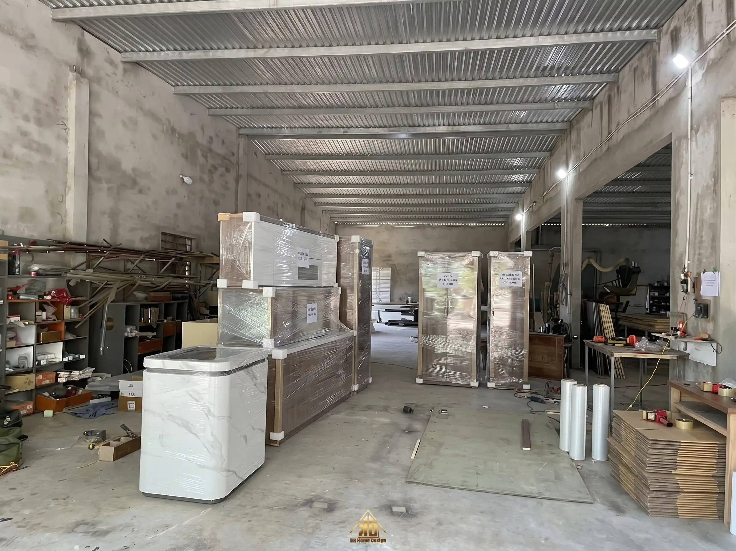 Đóng gói nội thất mộc chuẩn bị vận chuyển đến công trình
