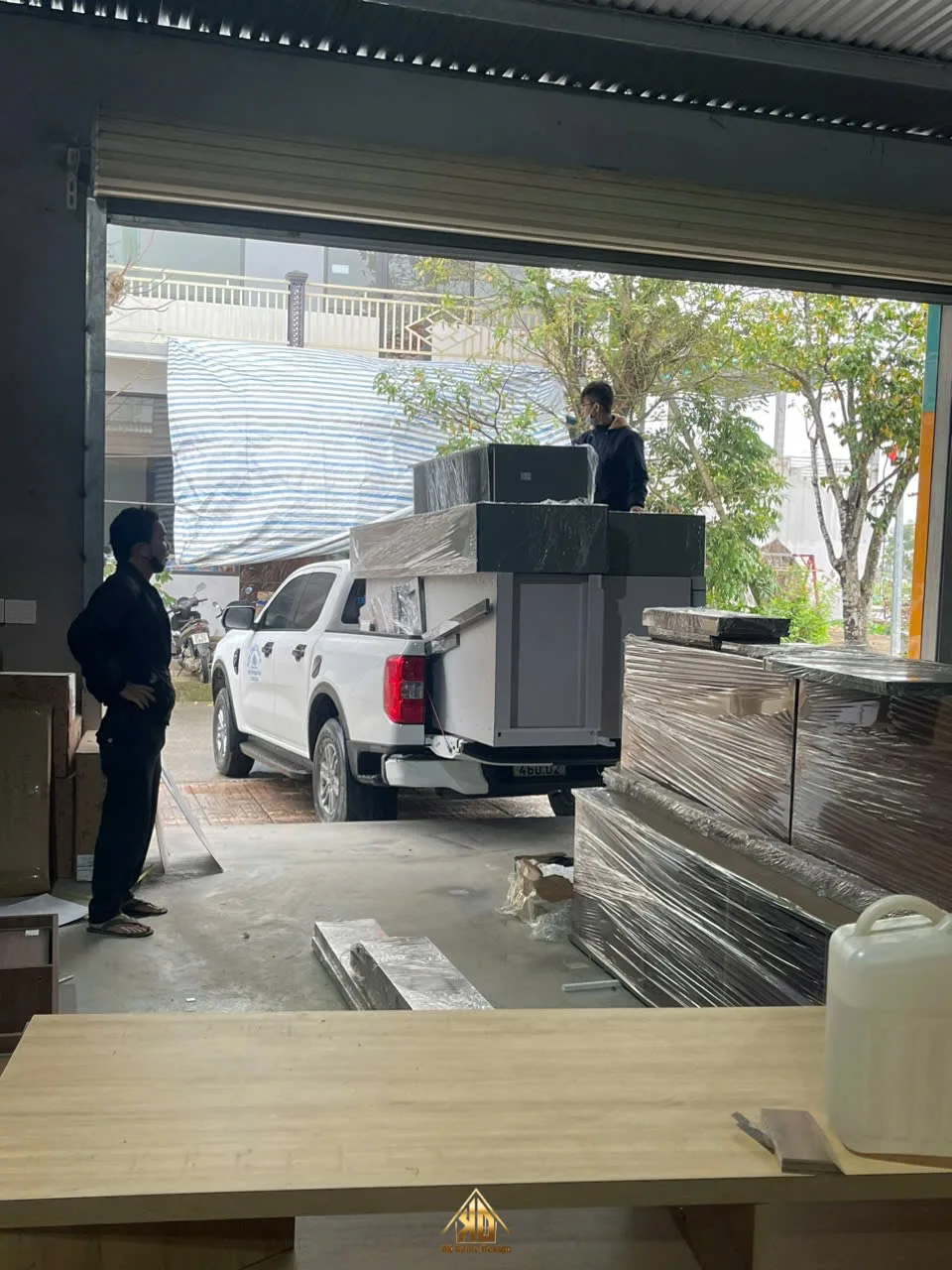 Xe vận chuyển nội thất Đạt Kỳ đến nhà khách hàng